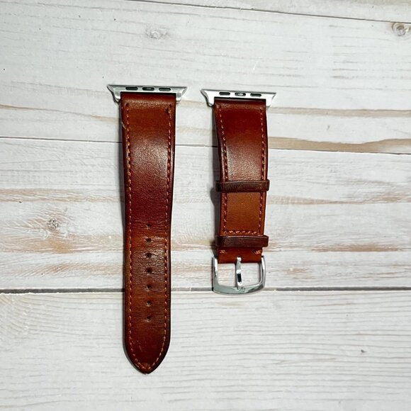 Leather Apple Watch Band for 42mm, 44mm, and 45mm cases - Pre Owned - Picture 1 of 4